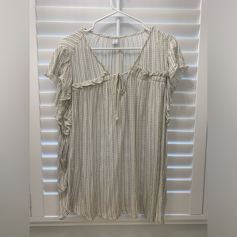 Old Navy Linen Flutter Sleeve Top